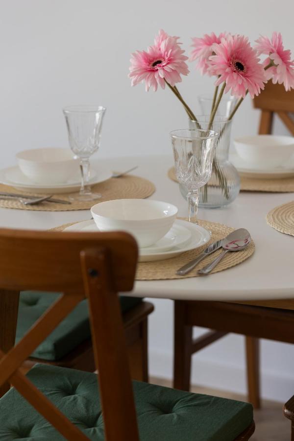 Ursus Sunny Studio For 4 Guests With Parking & Balcony By Noclegi Renters Warsawa Bagian luar foto