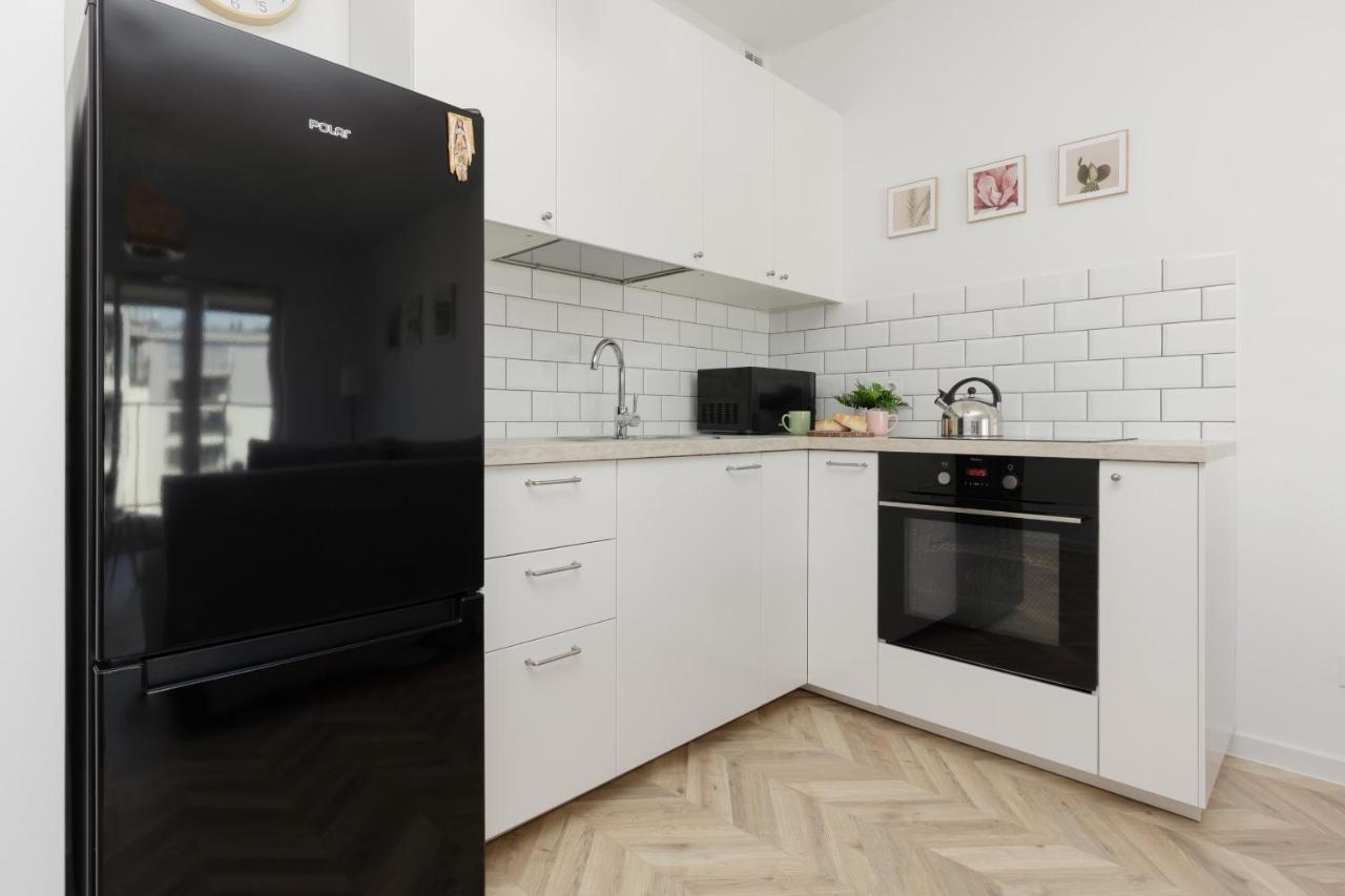 Ursus Sunny Studio For 4 Guests With Parking & Balcony By Noclegi Renters Warsawa Bagian luar foto