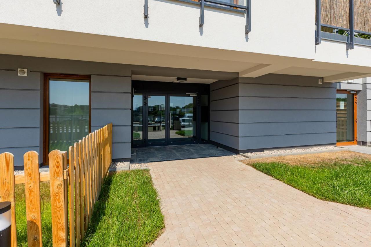 Ursus Sunny Studio For 4 Guests With Parking & Balcony By Noclegi Renters Warsawa Bagian luar foto
