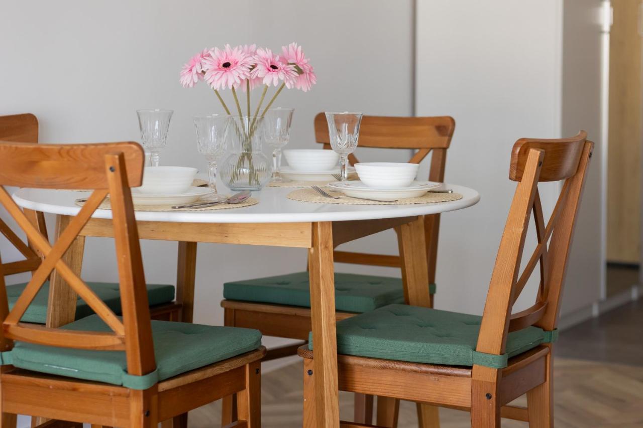Ursus Sunny Studio For 4 Guests With Parking & Balcony By Noclegi Renters Warsawa Bagian luar foto